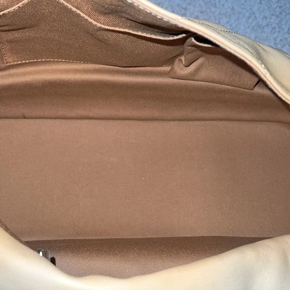 Rare Large two tone Chanel Bag - Picture 9 of 11